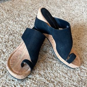 NWOT Donald Pliner Gyer Wedge Sandal Size 8